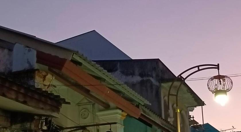 Chino Town Gallery Alley