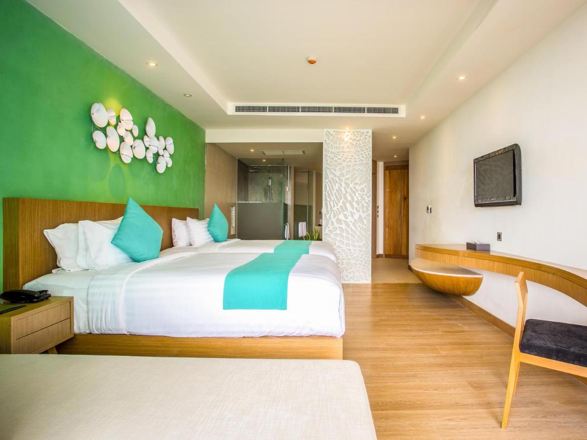 Crest Resort & Pool Villas