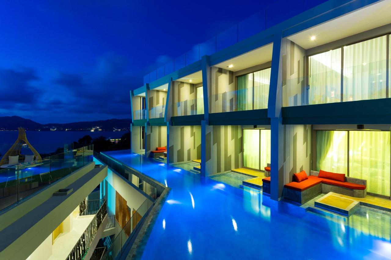 Crest Resort & Pool Villas