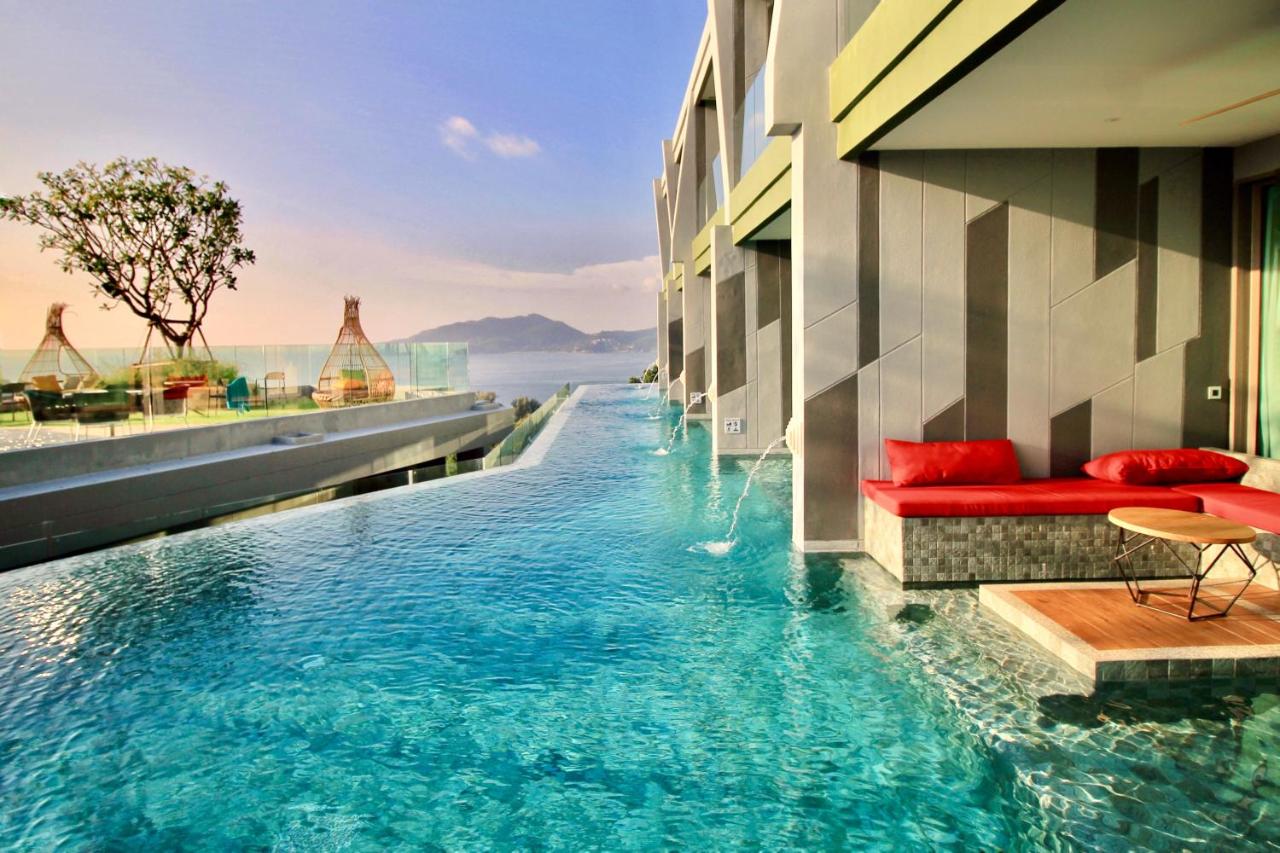 Crest Resort & Pool Villas