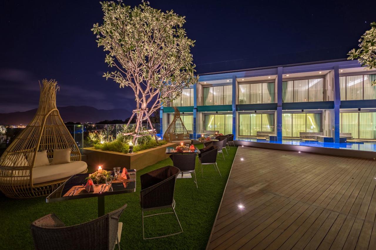 Crest Resort & Pool Villas
