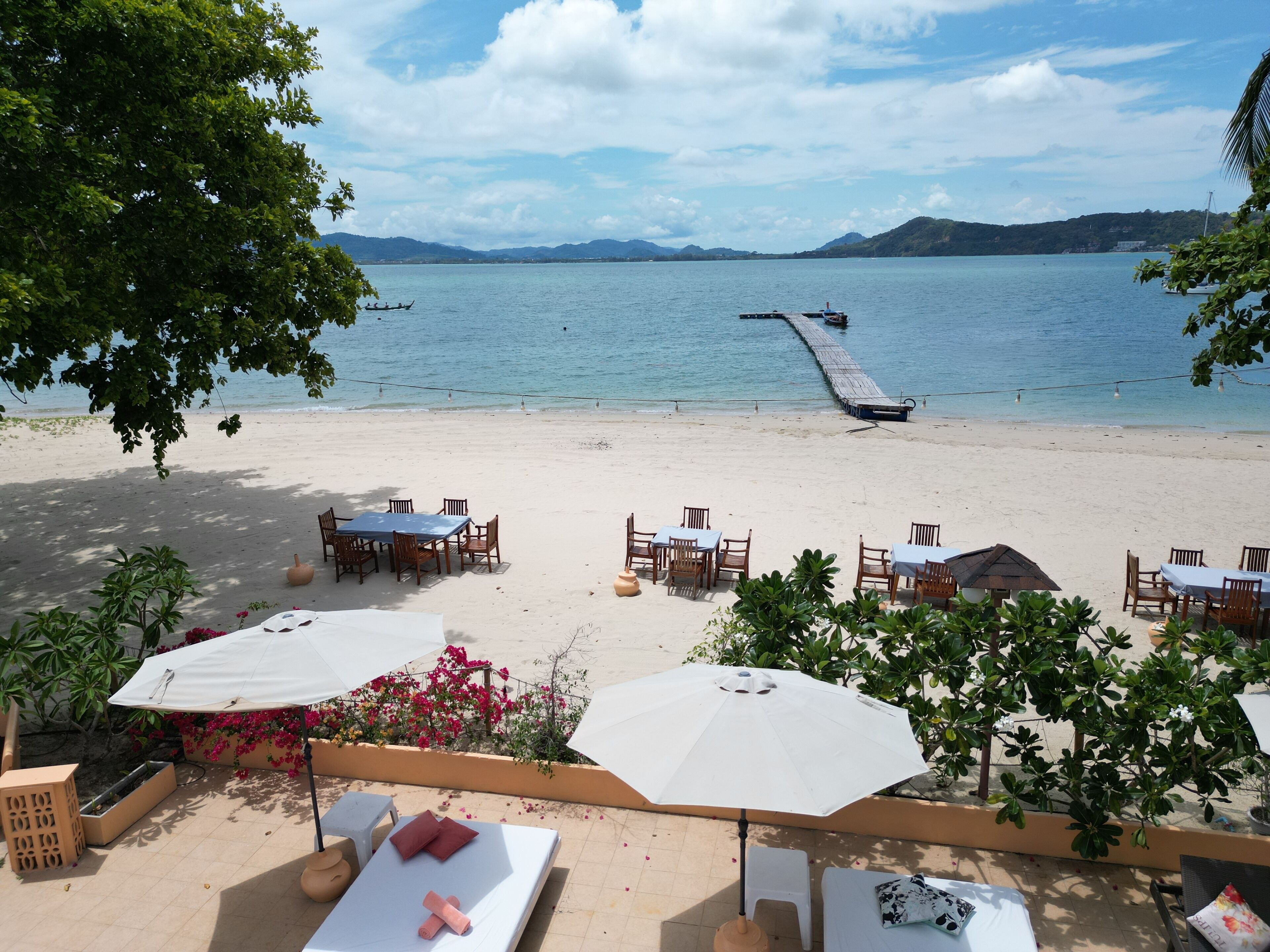 Cruiser Island Resort