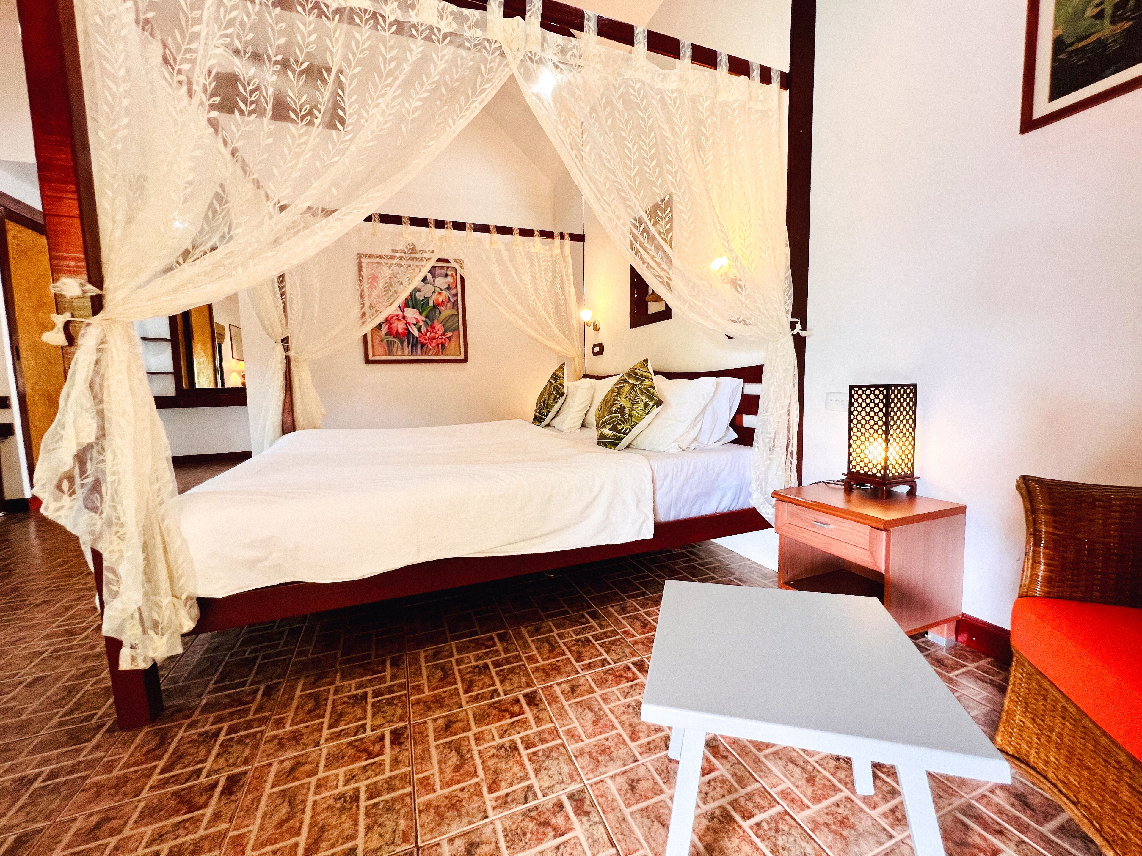 Cruiser Island Resort