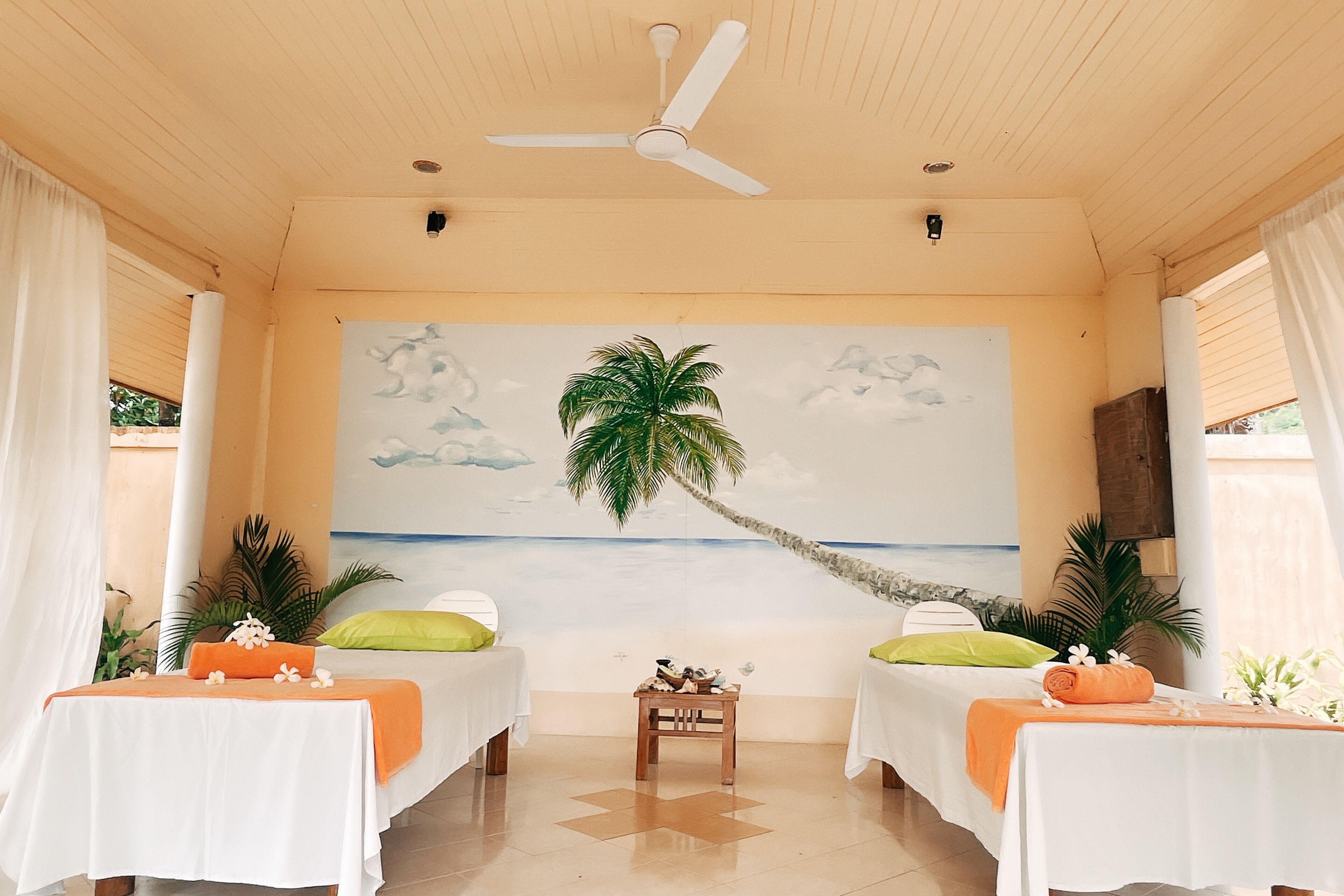 Cruiser Island Resort