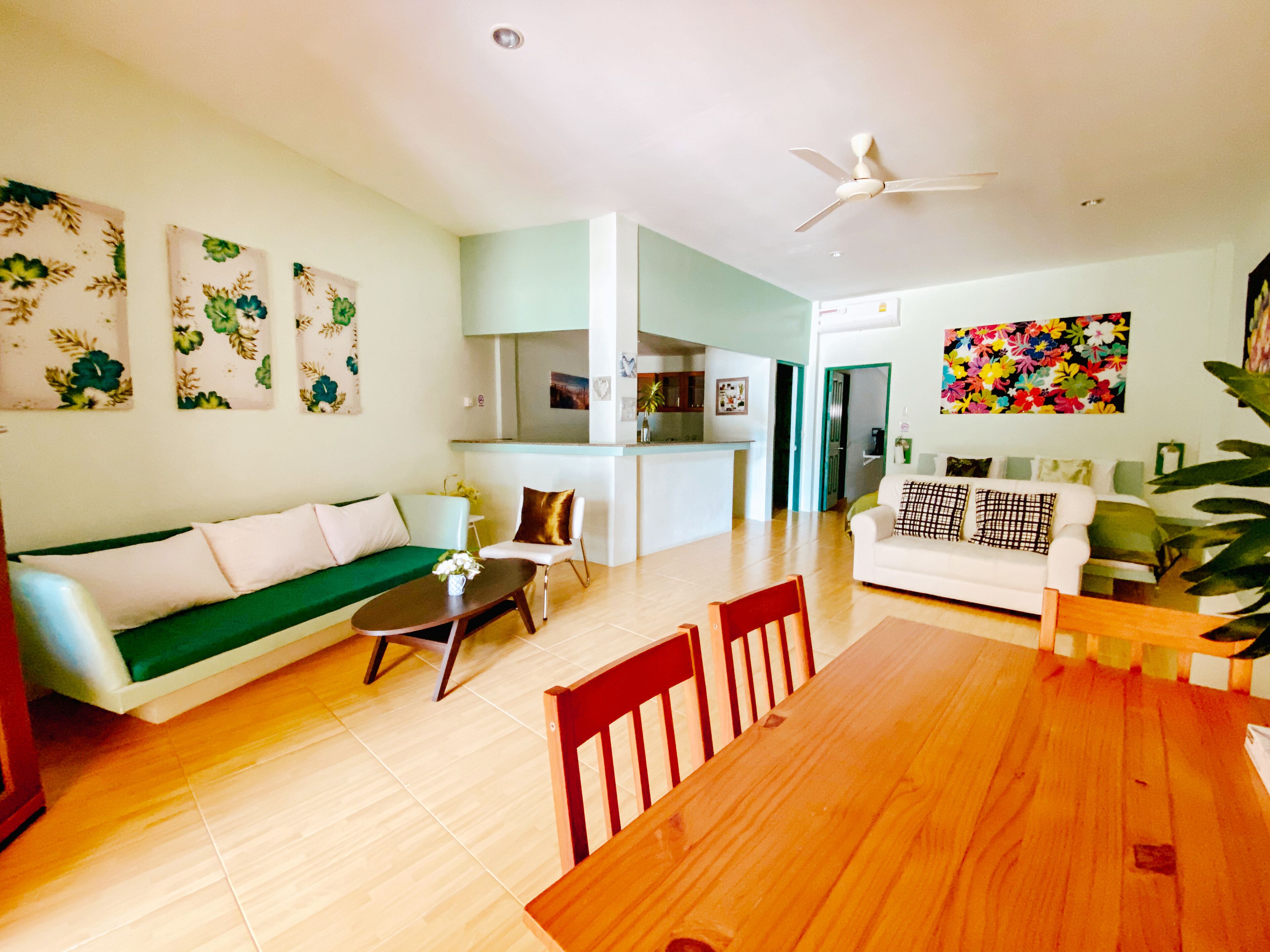 Cruiser Island Resort