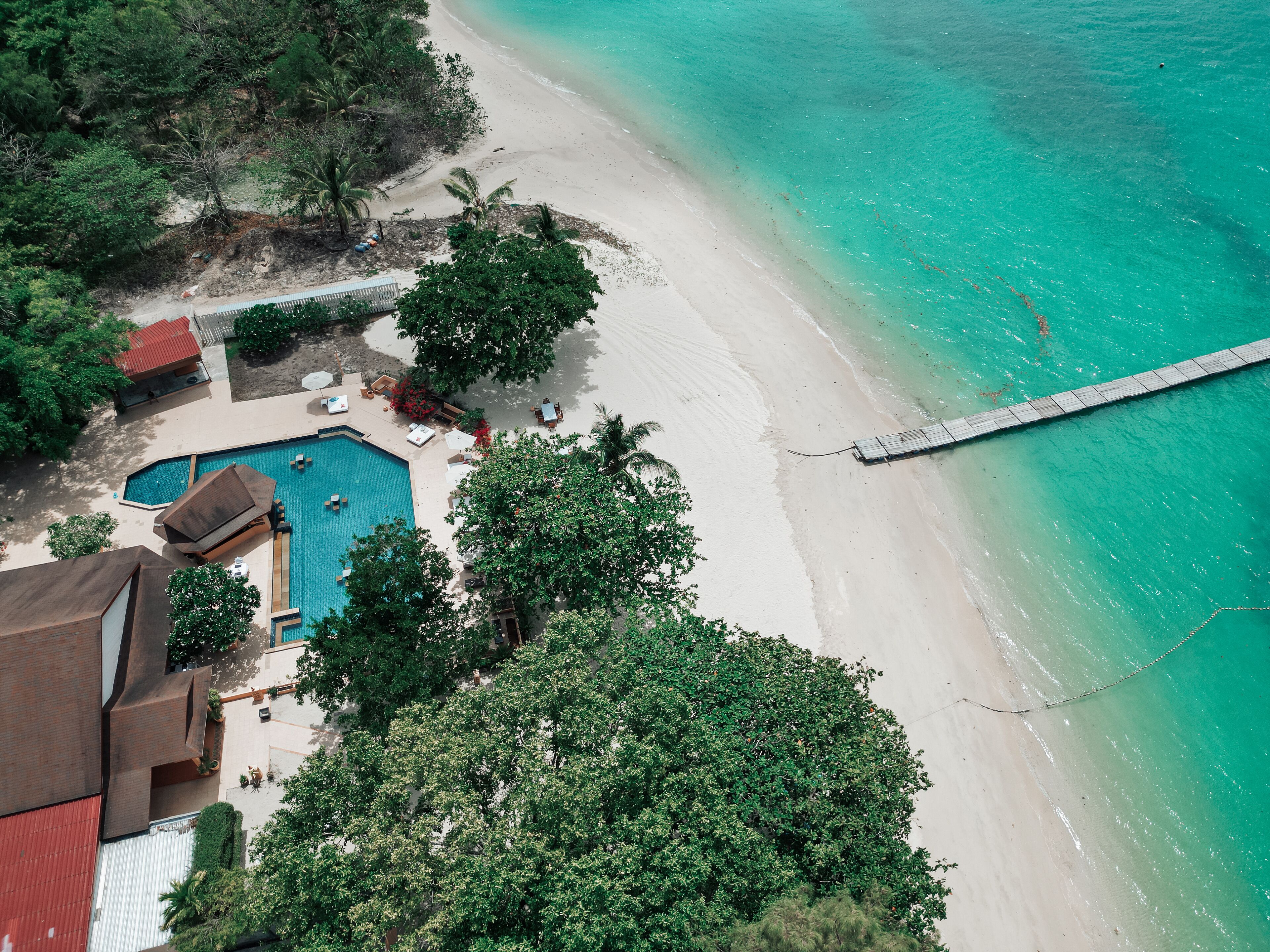 Cruiser Island Resort