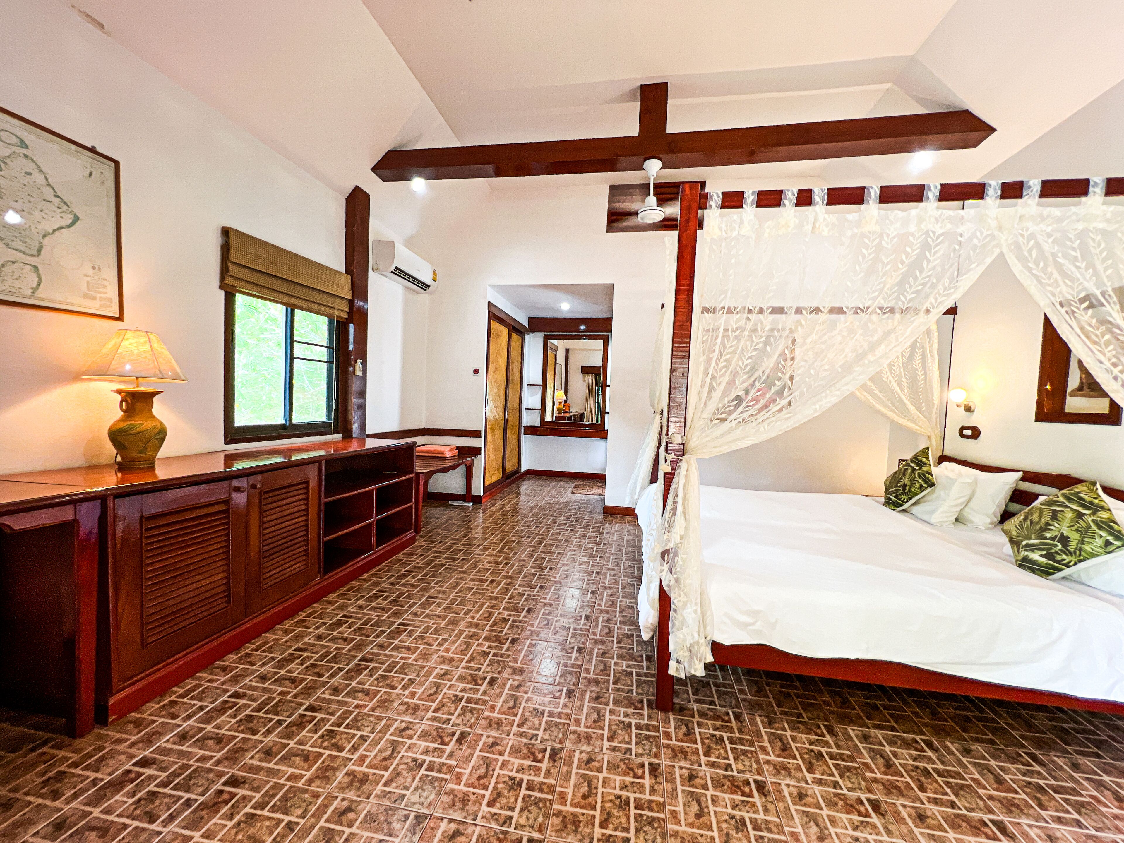 Cruiser Island Resort