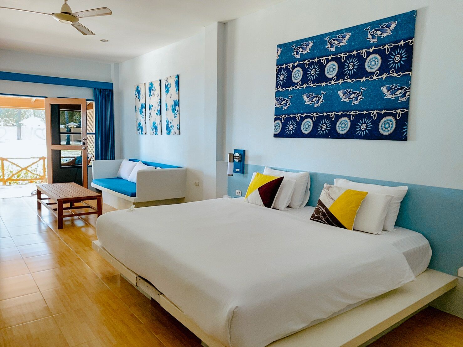 Cruiser Island Resort