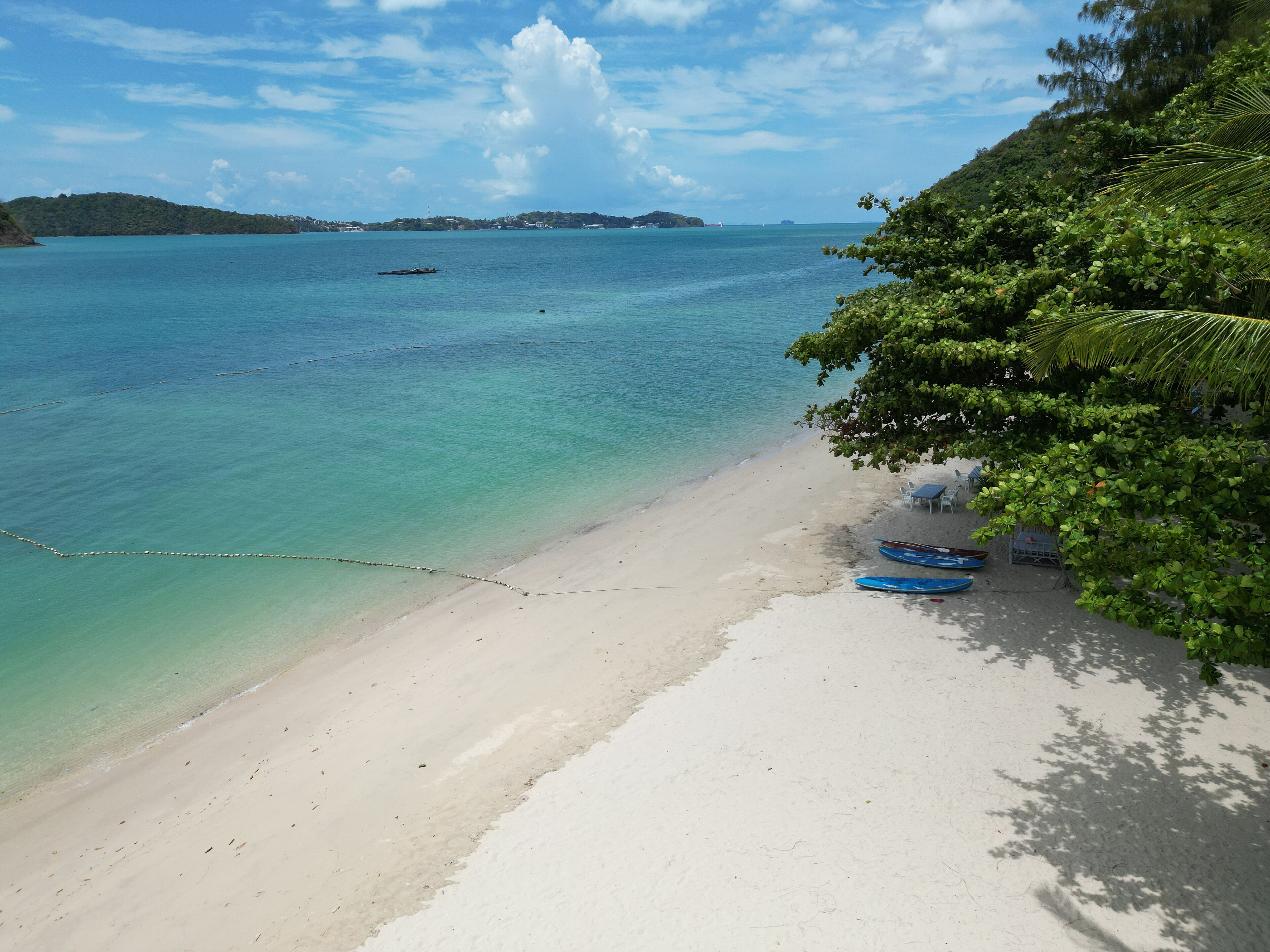 Cruiser Island Resort