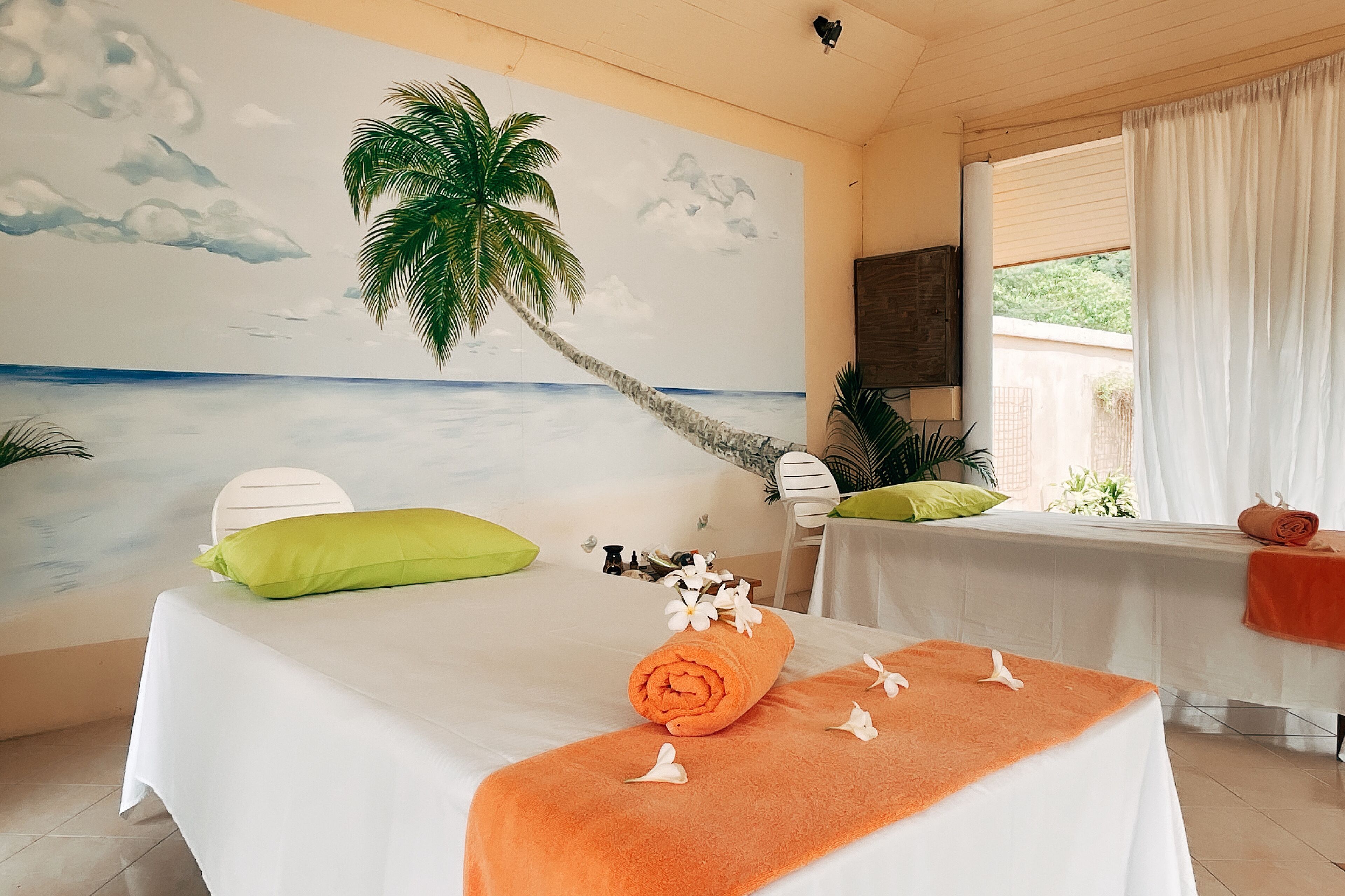 Cruiser Island Resort