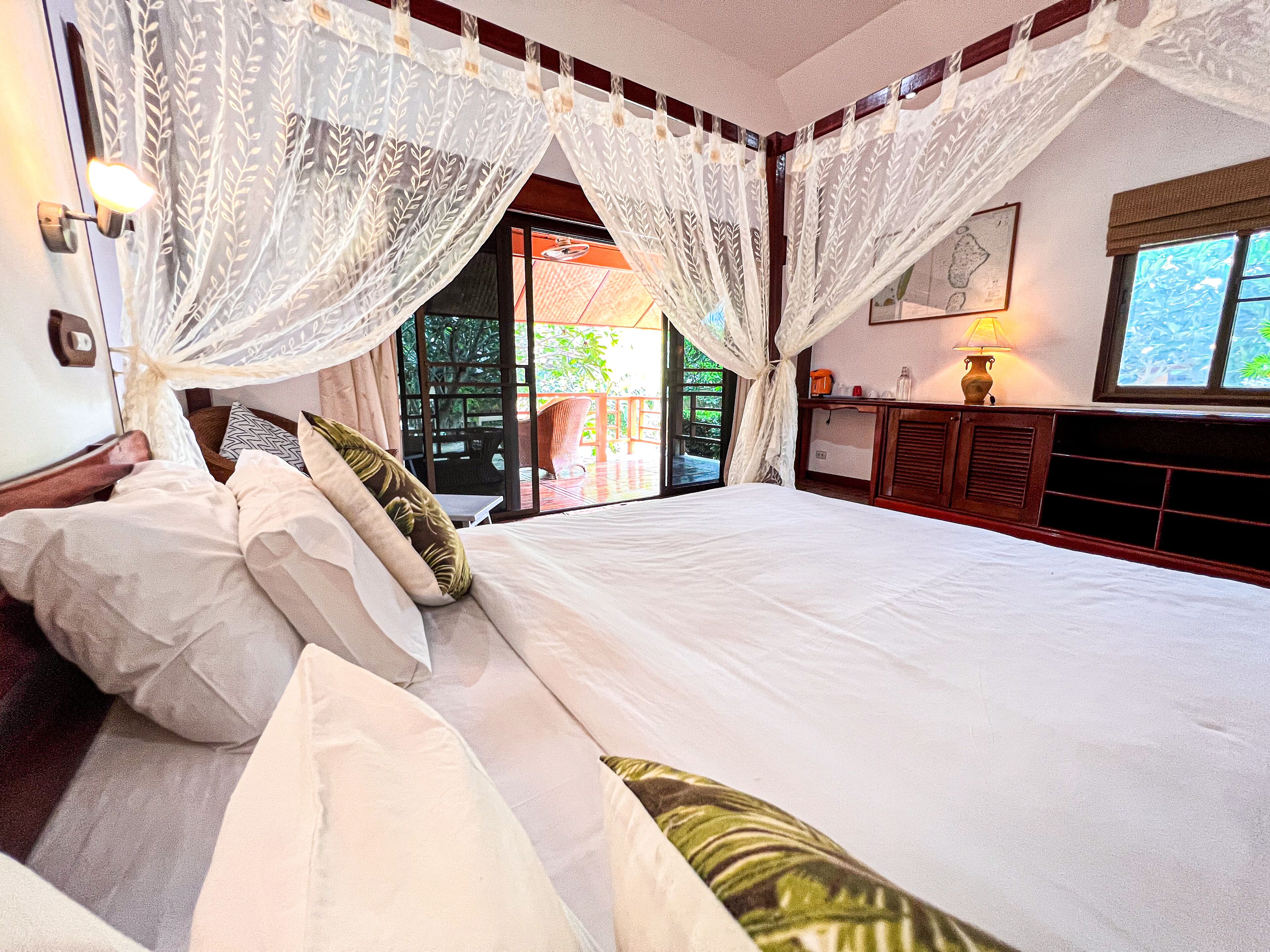 Cruiser Island Resort