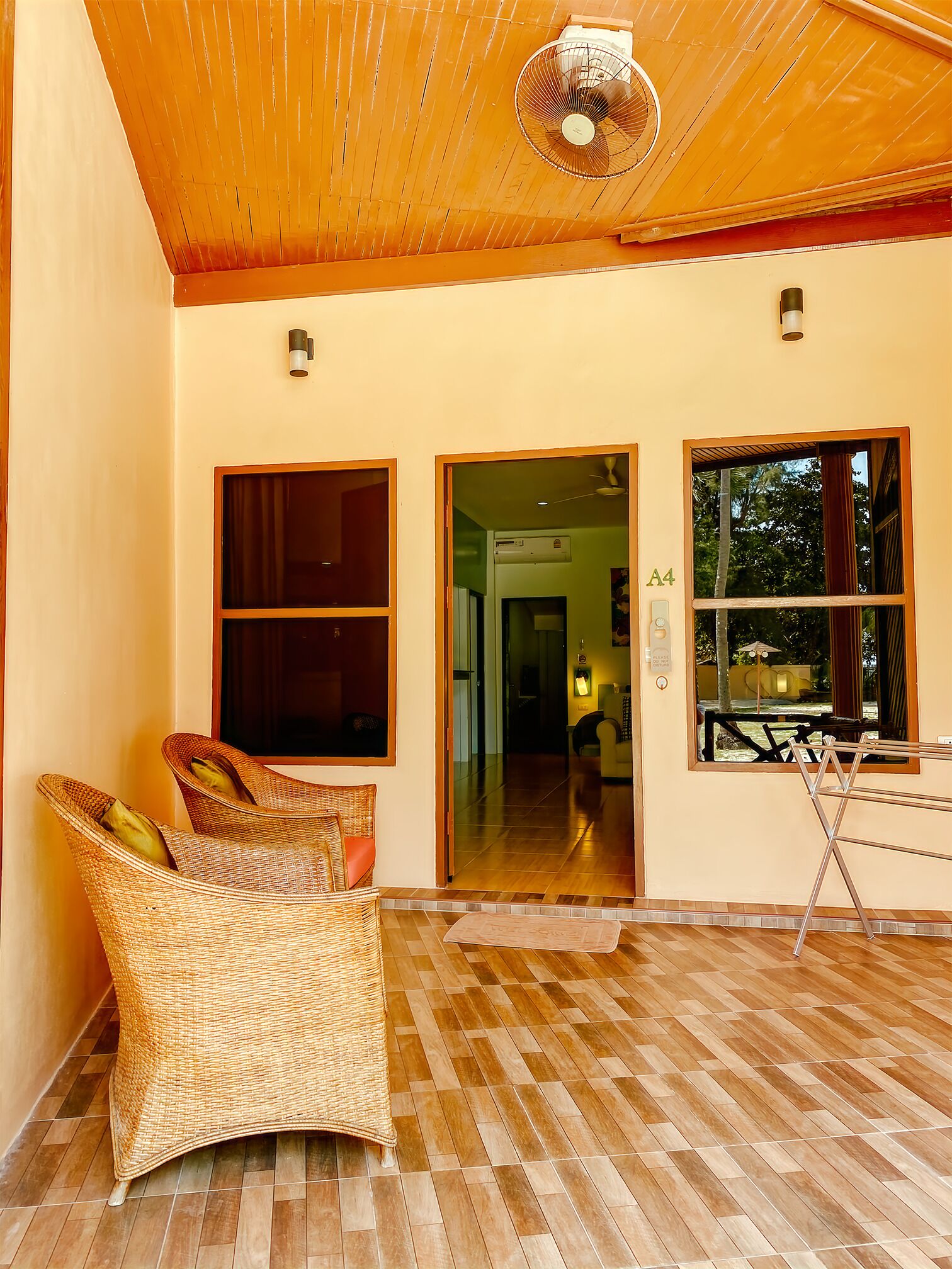 Cruiser Island Resort