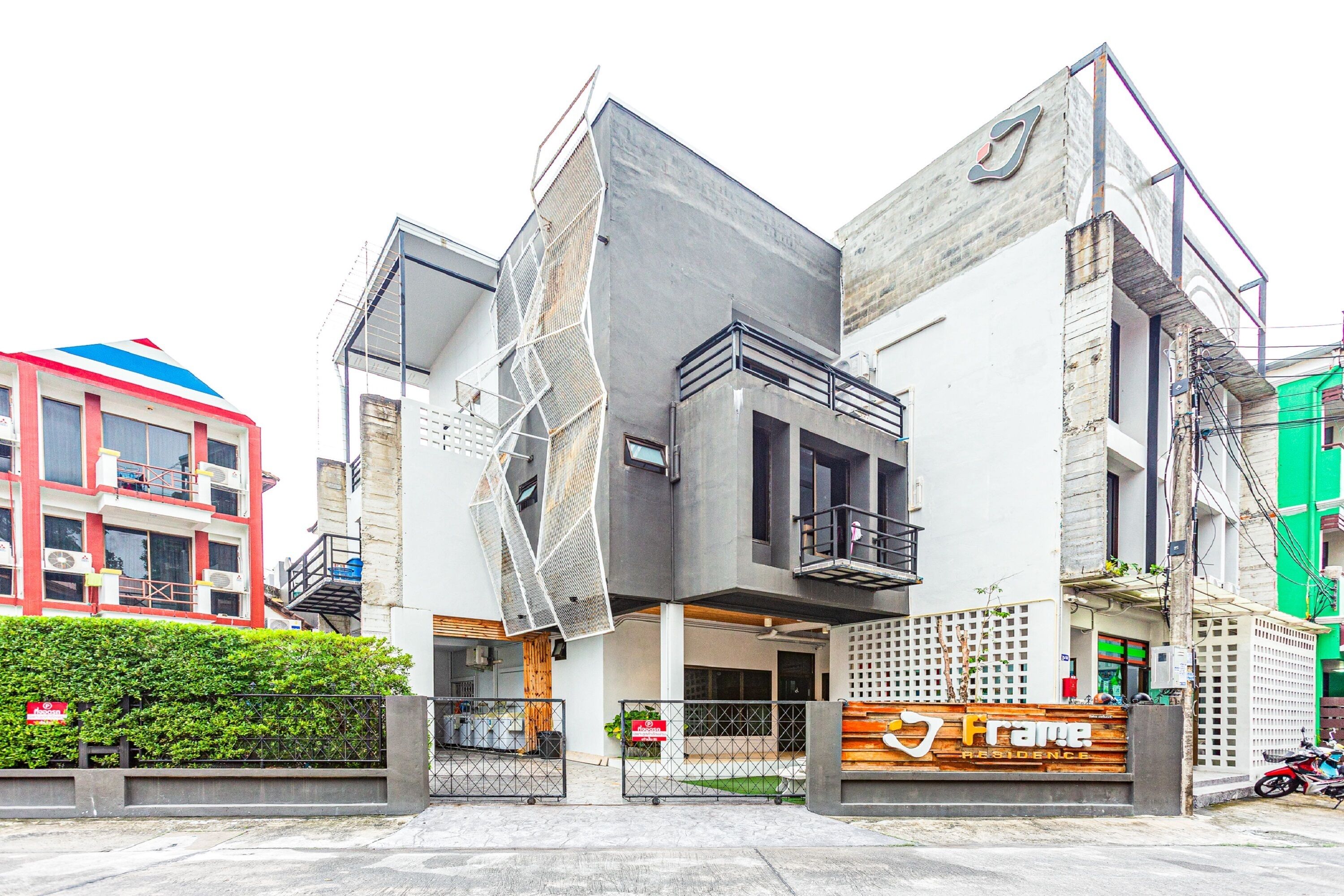 Frame Residence by OYO Rooms