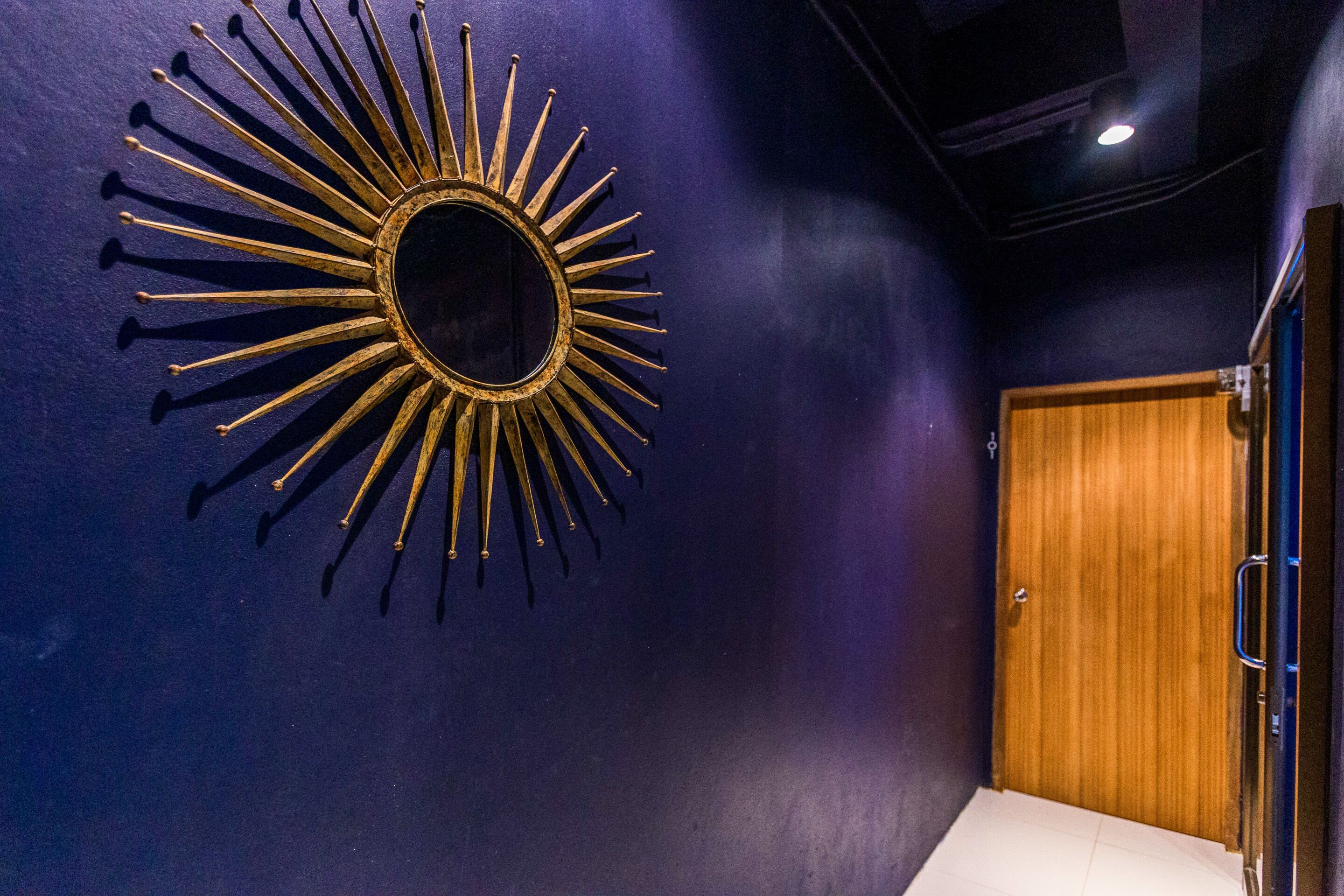 Frame Residence by OYO Rooms