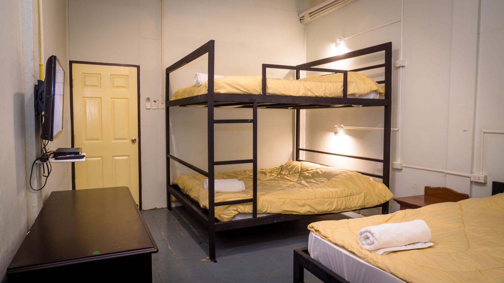 Gotum Hostel & Restaurant 2
