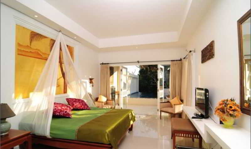 Grand Bleu Ocean View Pool Suite