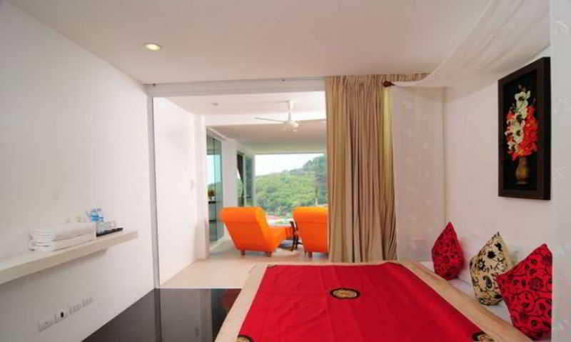 Grand Bleu Ocean View Pool Suite