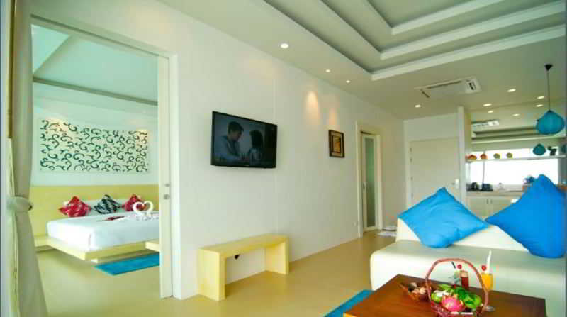 Grand Bleu Ocean View Pool Suite