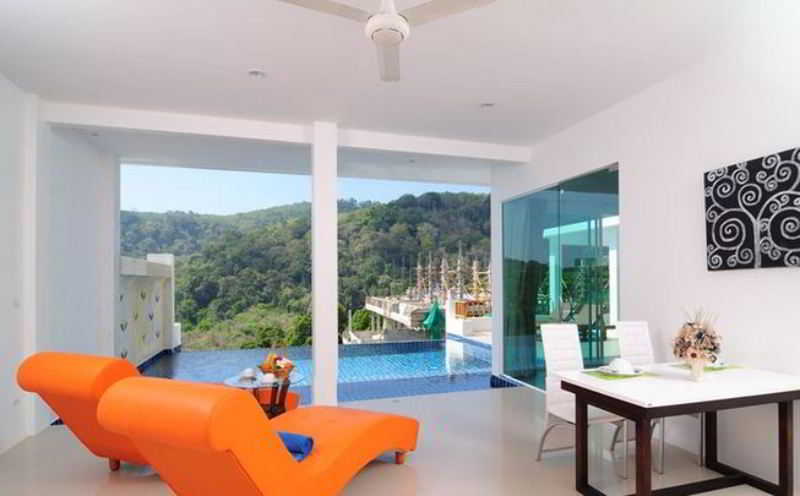 Grand Bleu Ocean View Pool Suite
