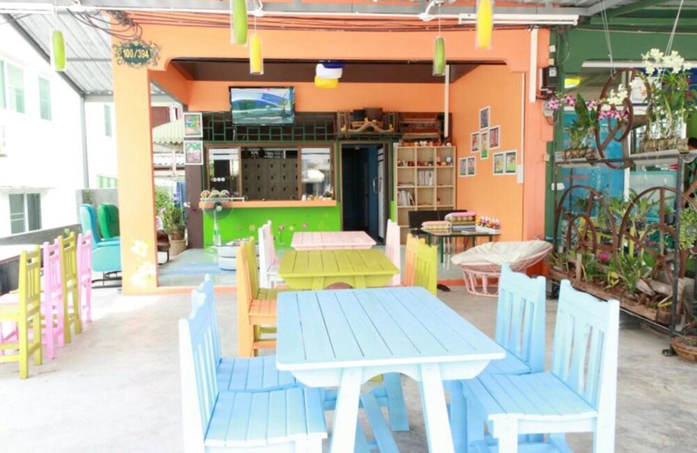 I Hostel by OYO Rooms