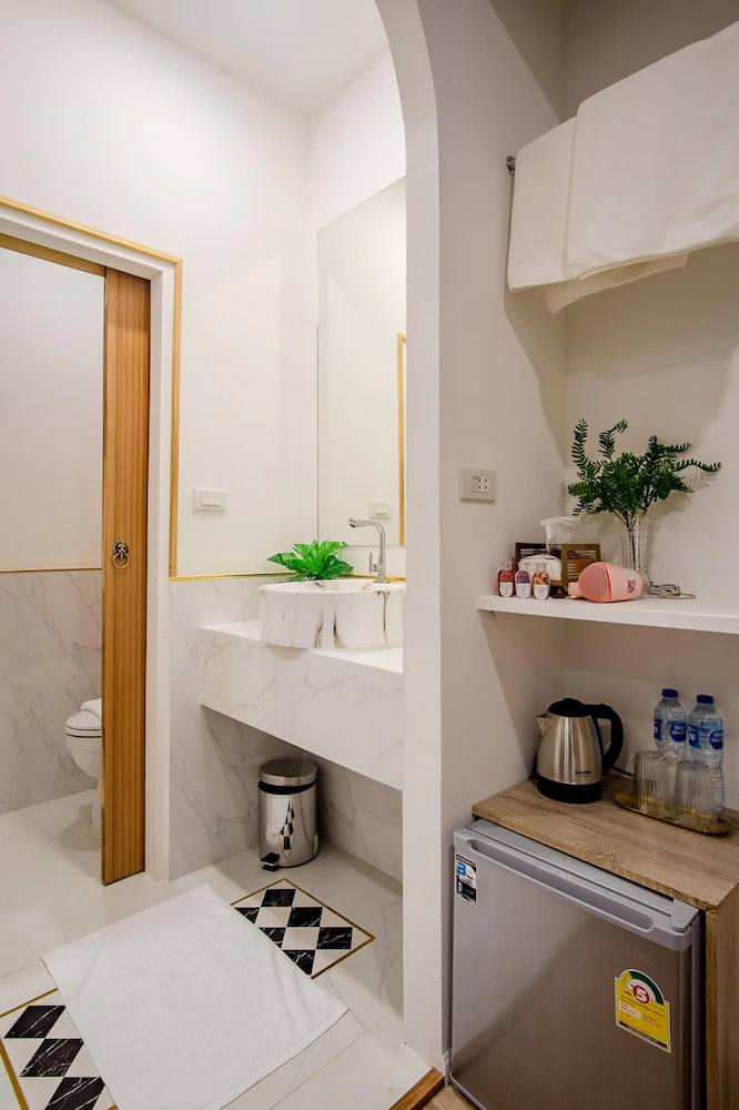 Isara Boutique Hotel And Cafe