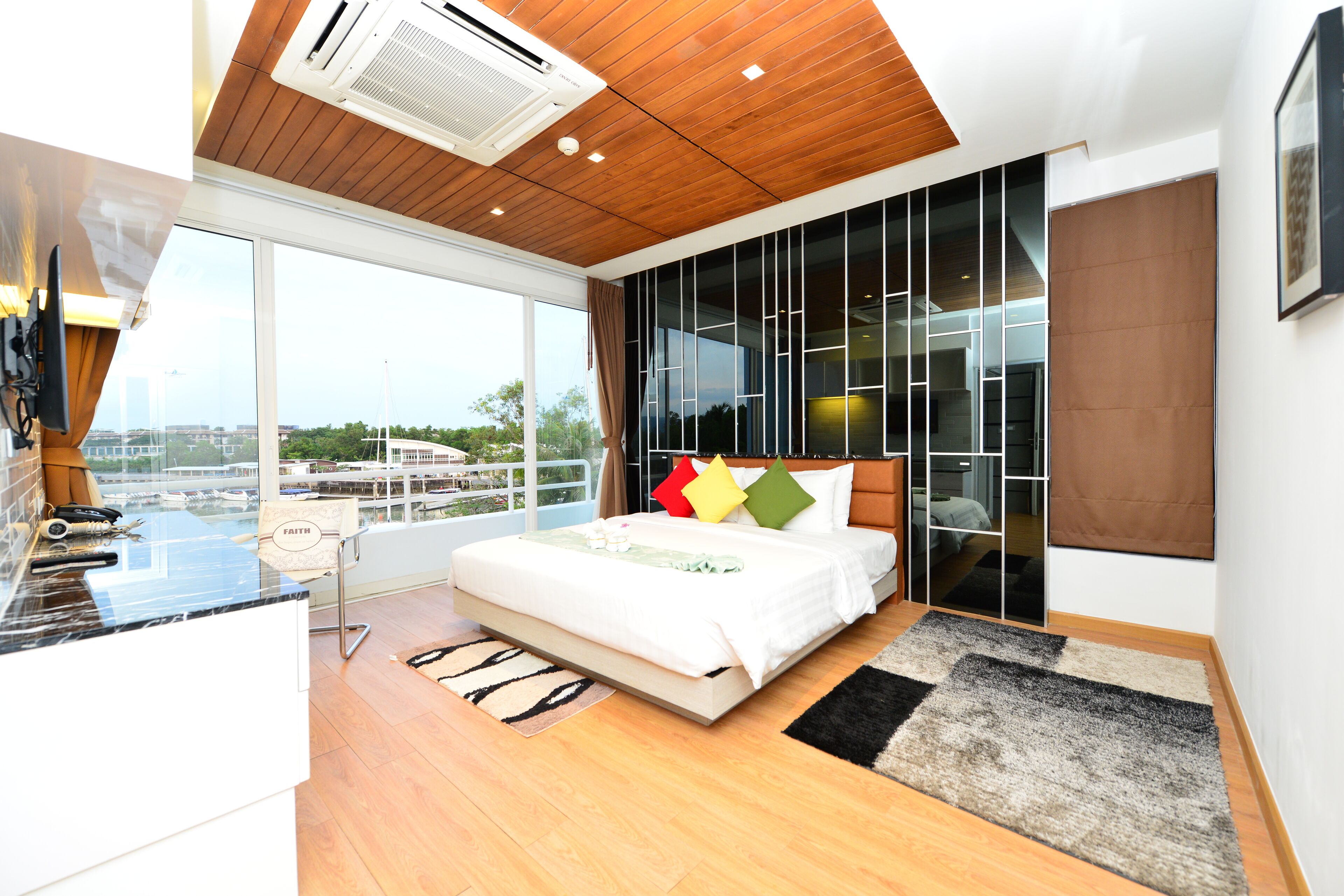 NH Boat Lagoon Phuket Resort