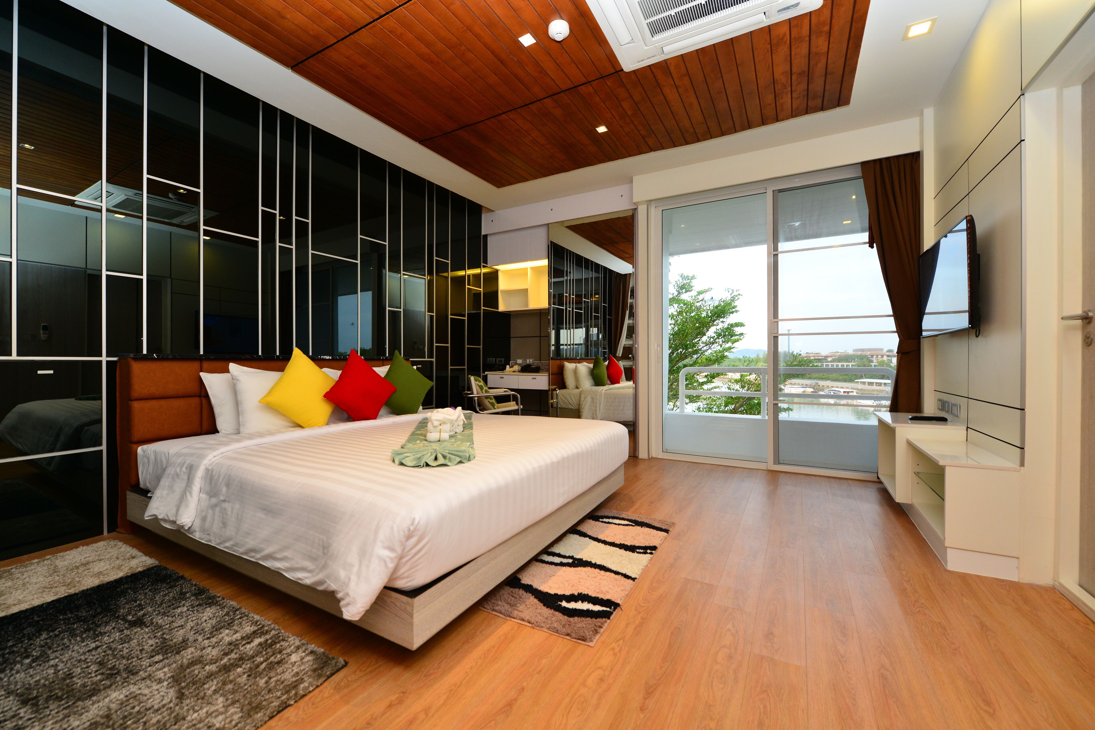 NH Boat Lagoon Phuket Resort