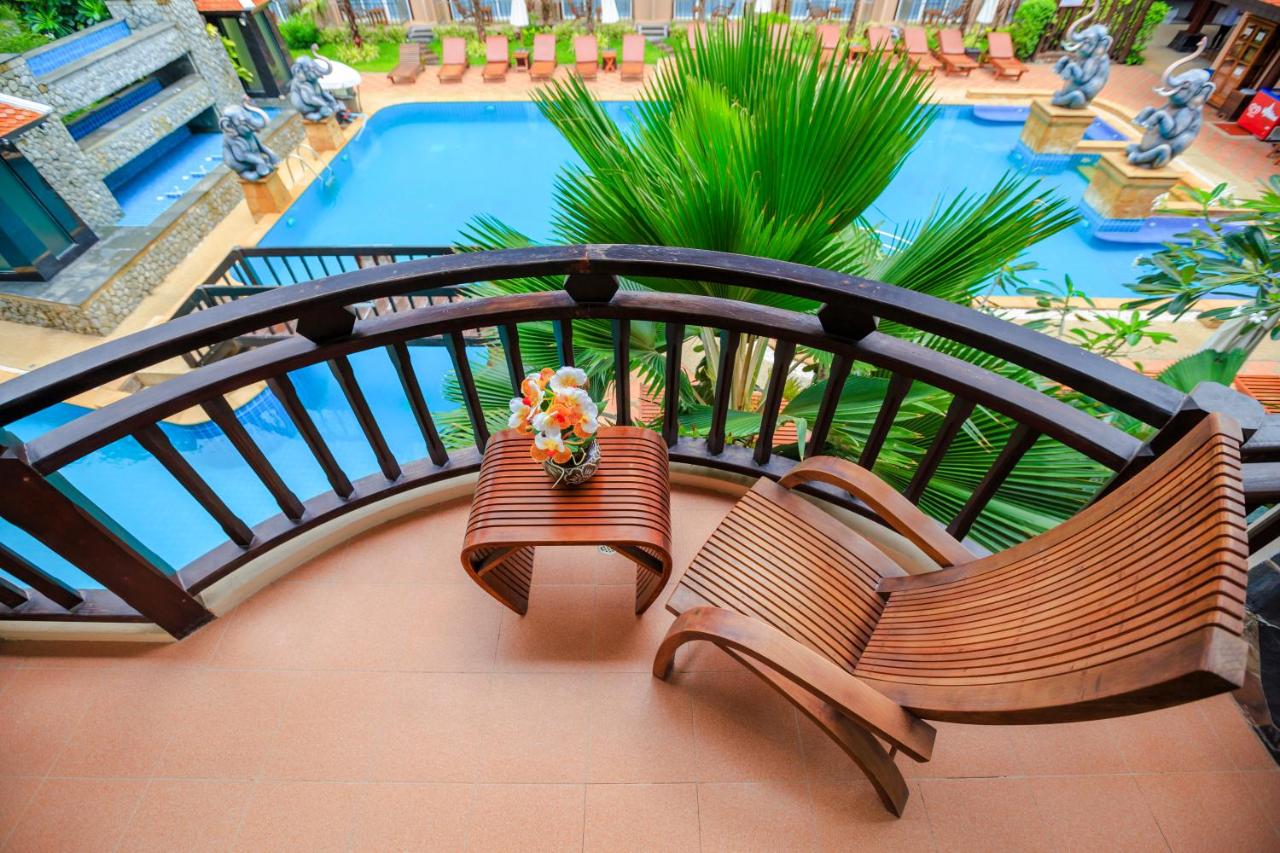 Nipa Resort