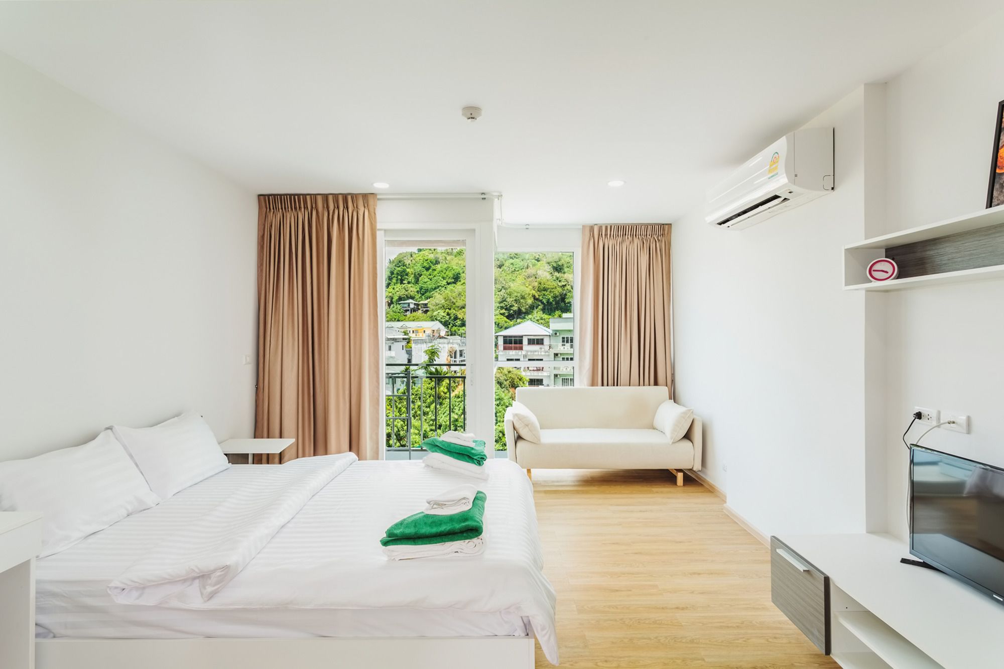 Ozone Condotel Kata Beach