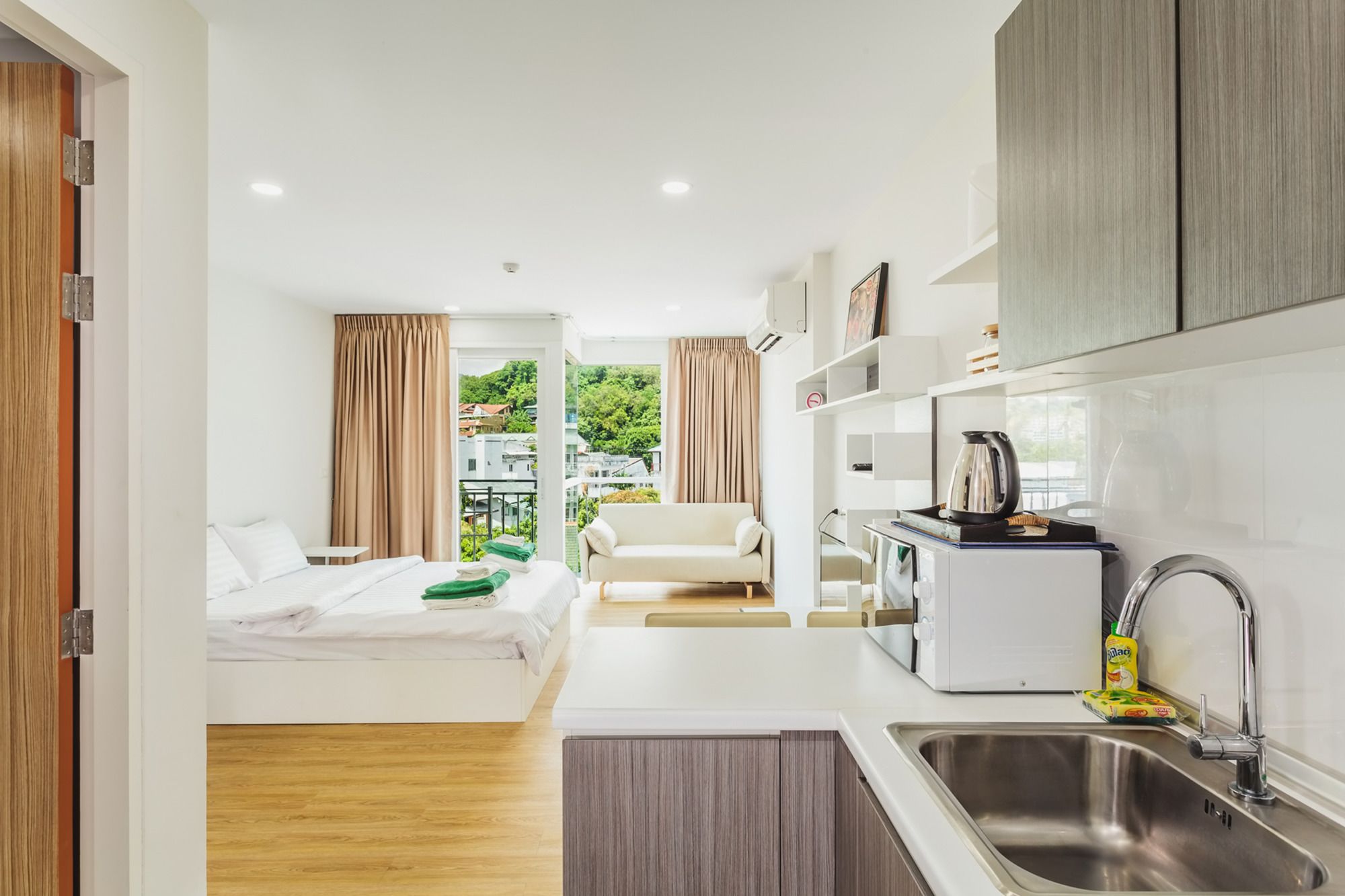 Ozone Condotel Kata Beach