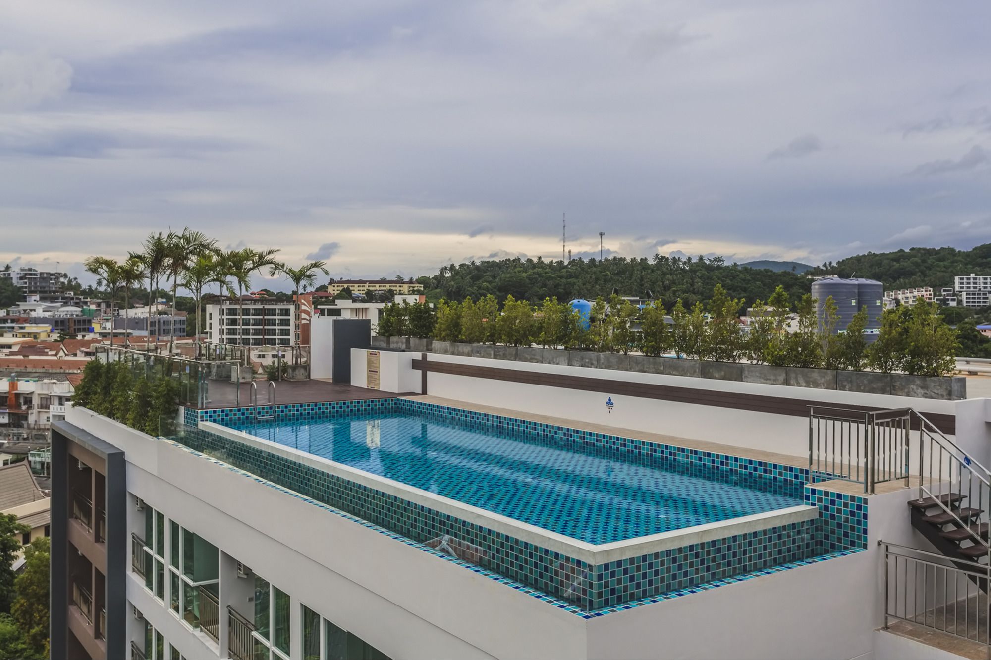 Ozone Condotel Kata Beach