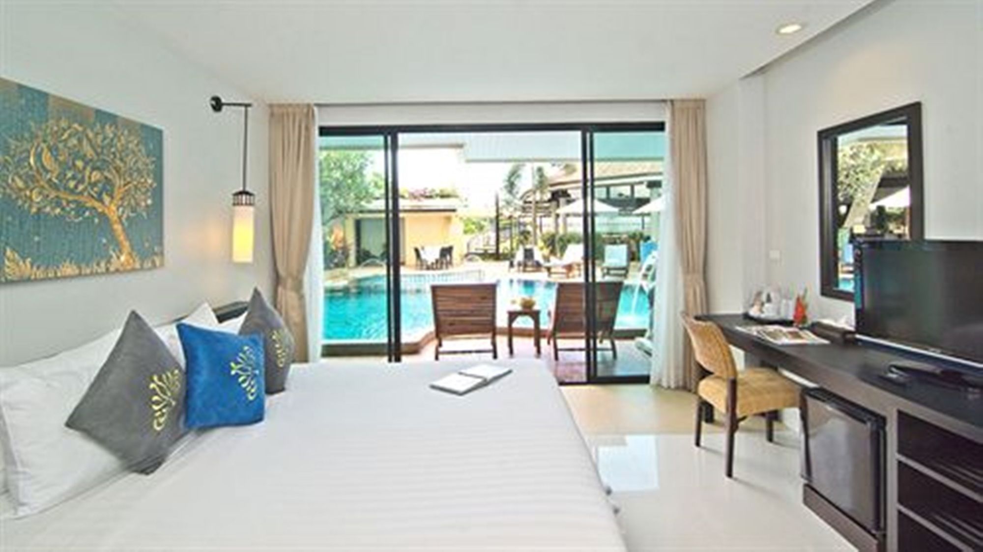 Palmyra Patong Resort