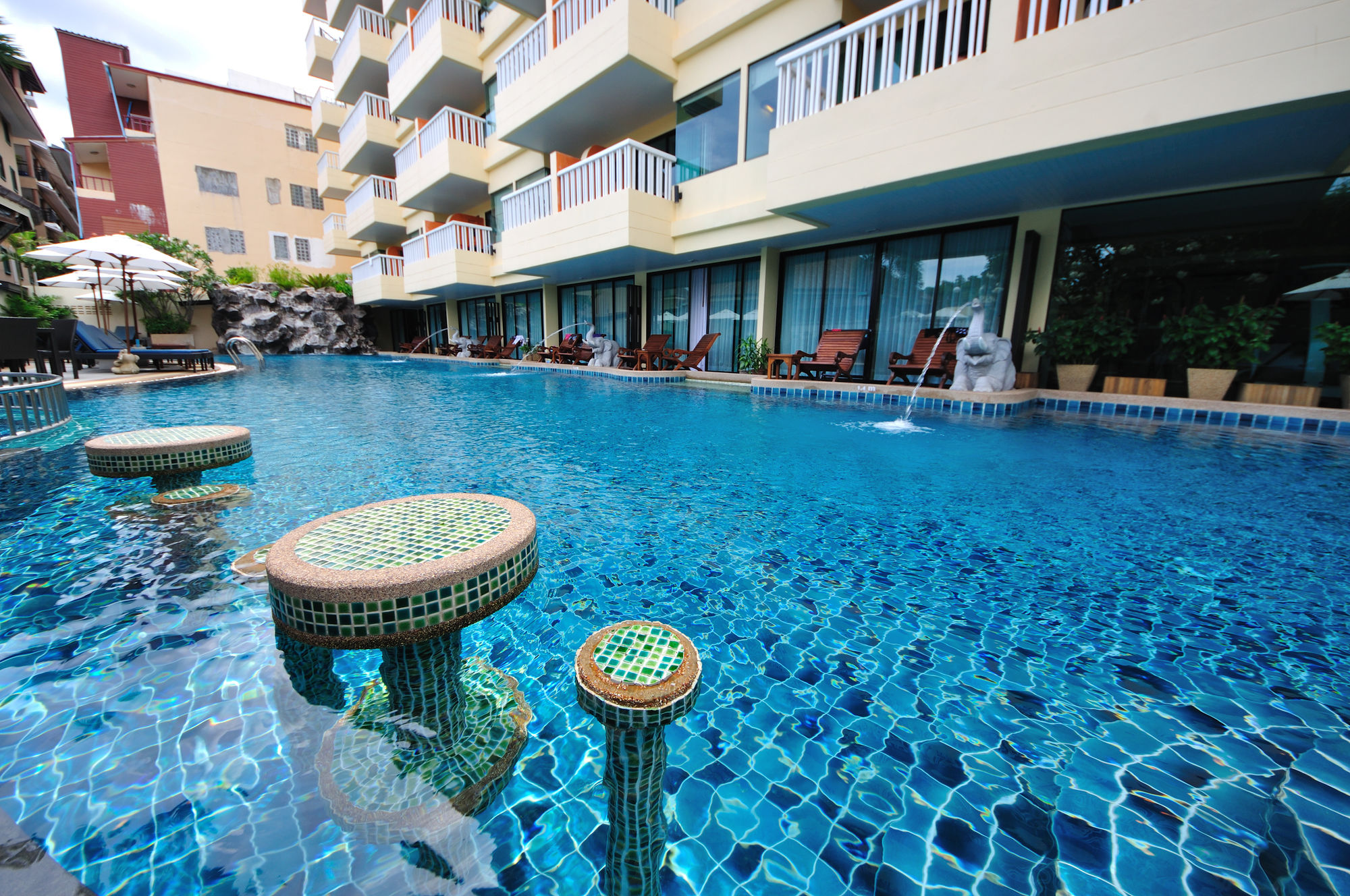 Palmyra Patong Resort