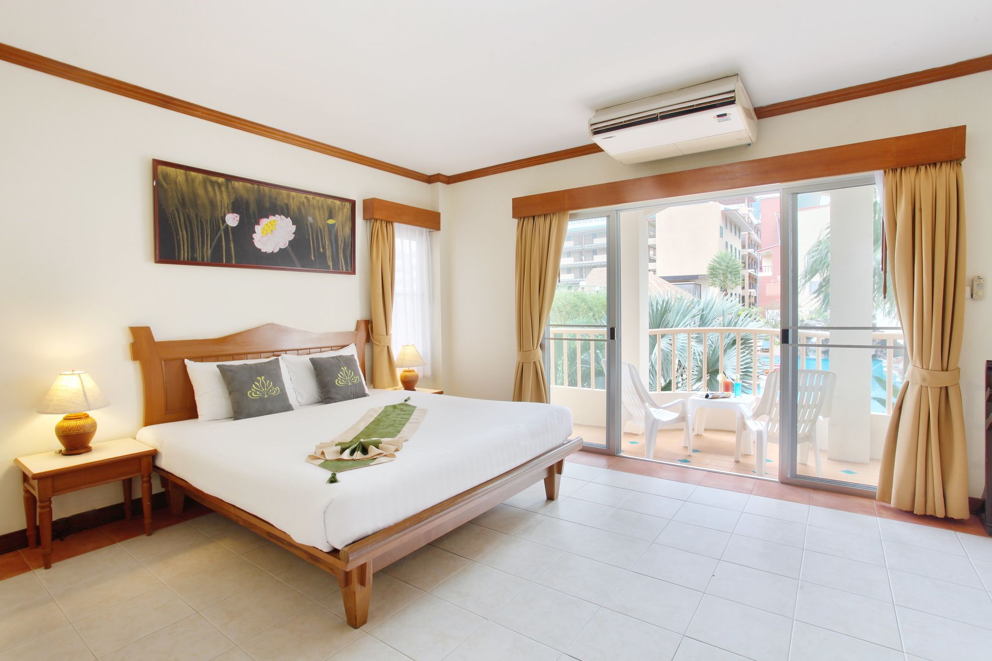 Palmyra Patong Resort