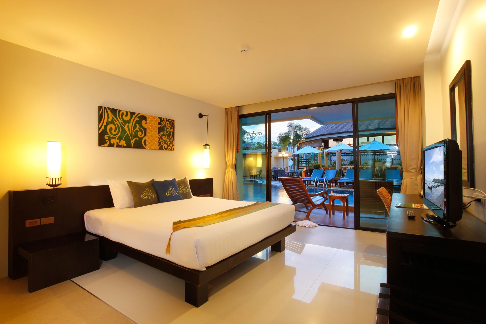 Palmyra Patong Resort