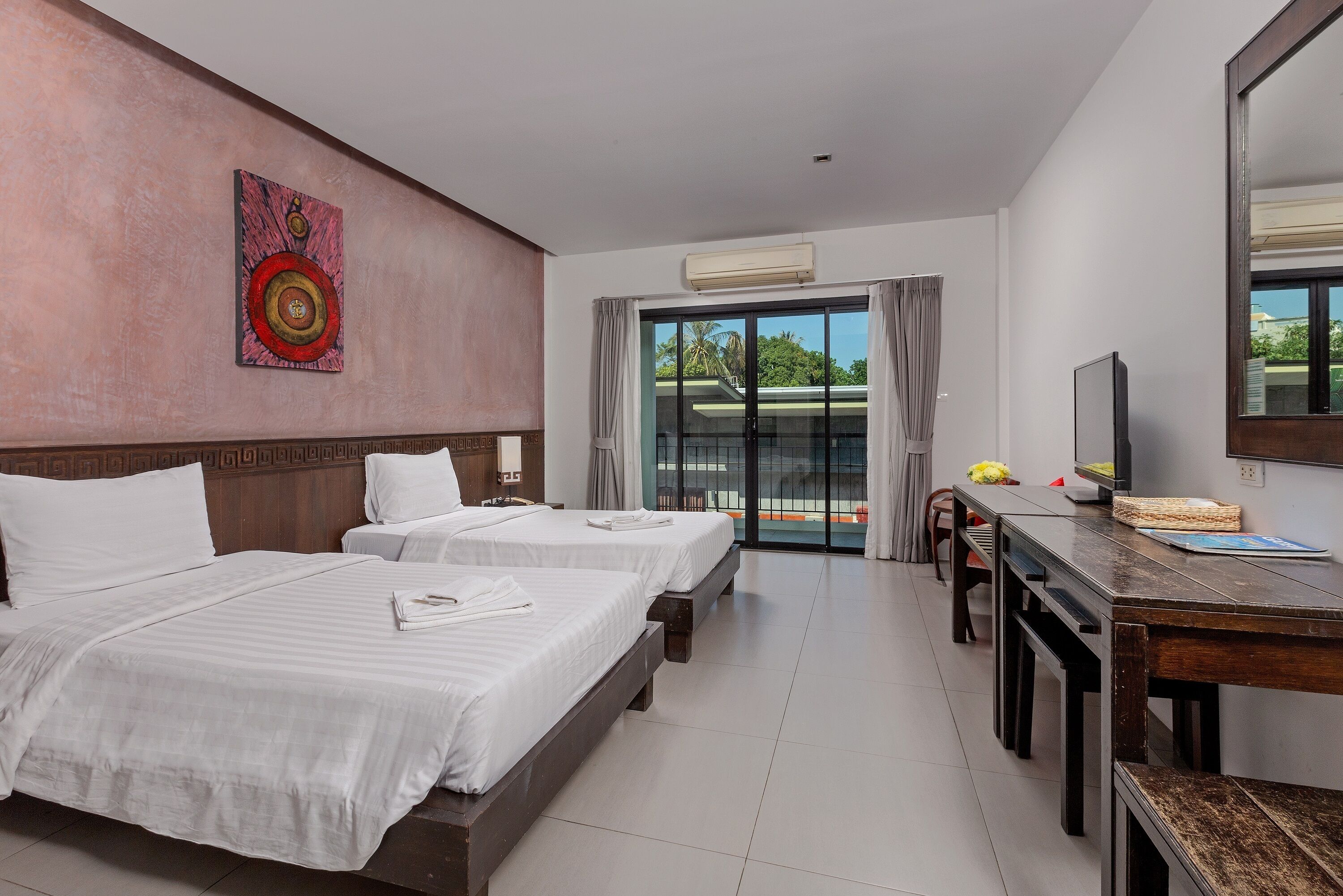 Phu-Ke-Ta, The Hip Service Apartment & Hotel