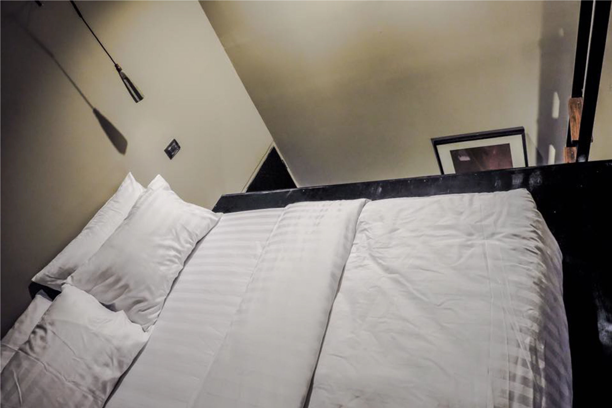 Phuket Capsule Hiden Pool Bar