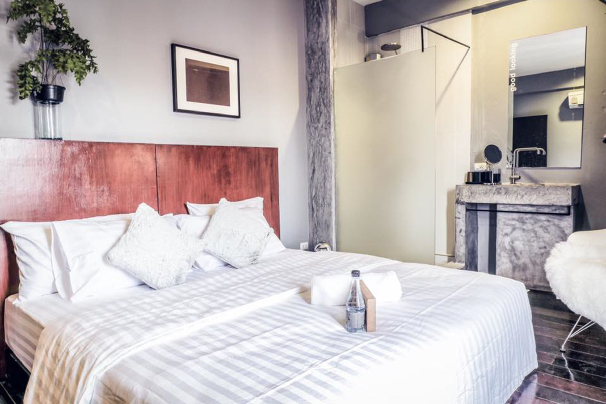 Phuket Capsule Hiden Pool Bar