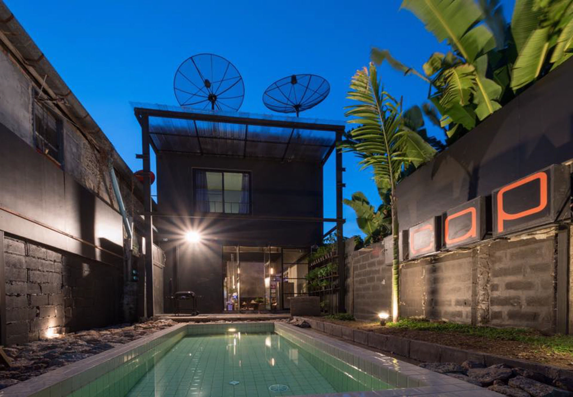 Phuket Capsule Hiden Pool Bar