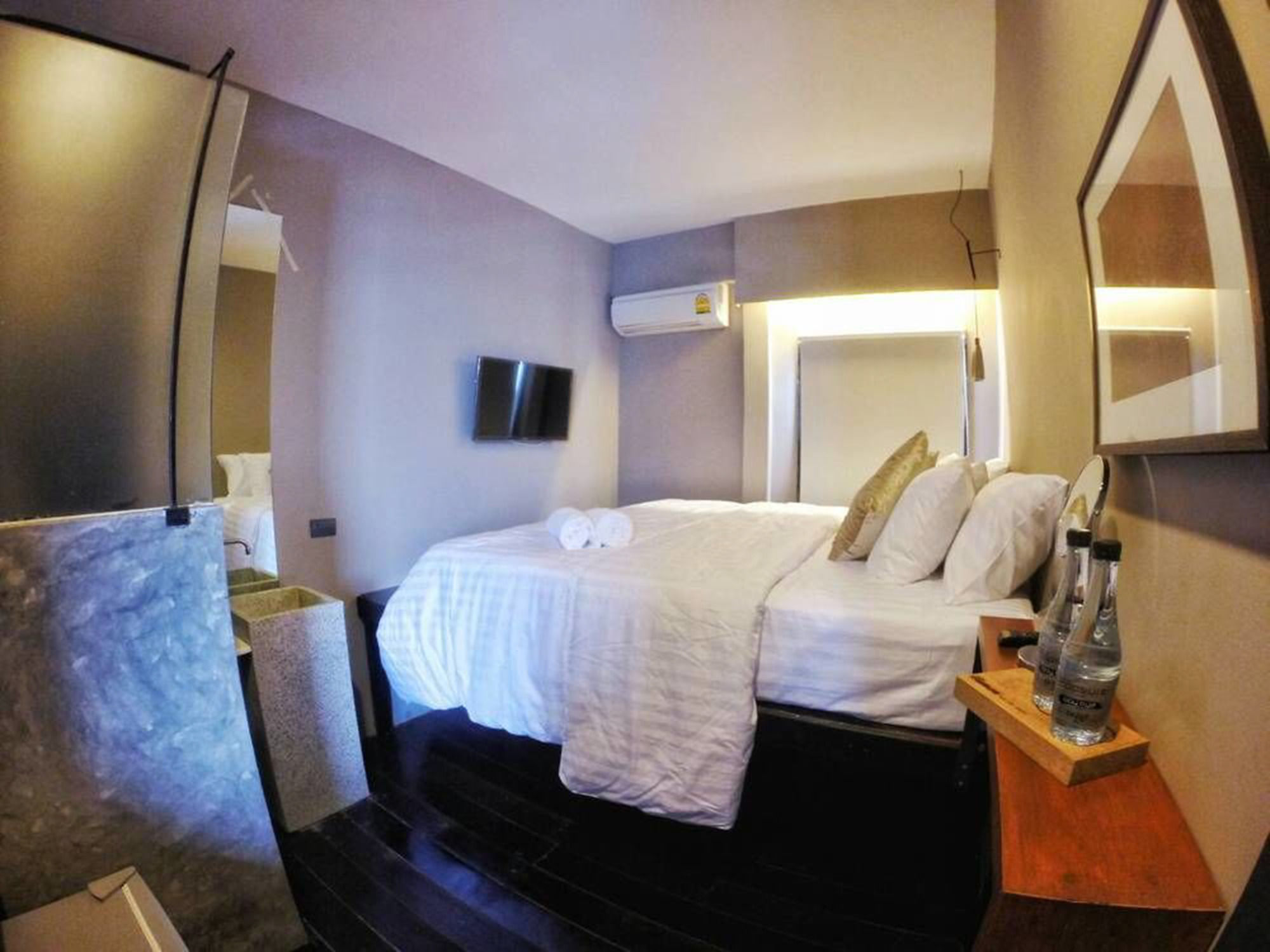 Phuket Capsule Hiden Pool Bar