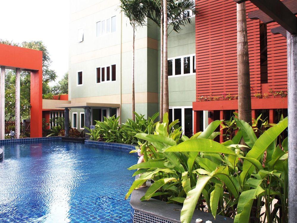 Phuket Ecozy Hotel