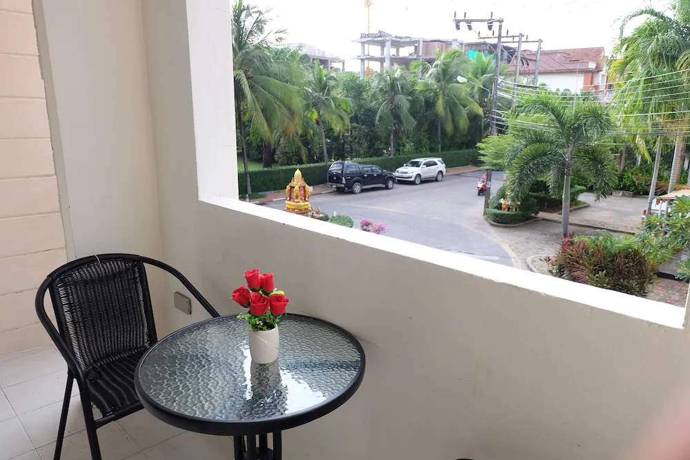 Phuket Racha Guesthouse