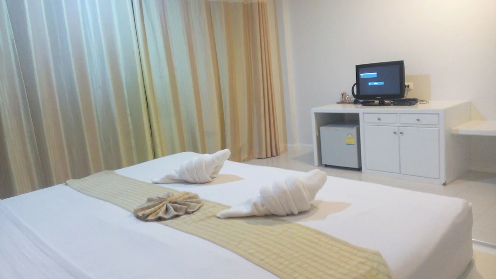 Phuket Racha Guesthouse