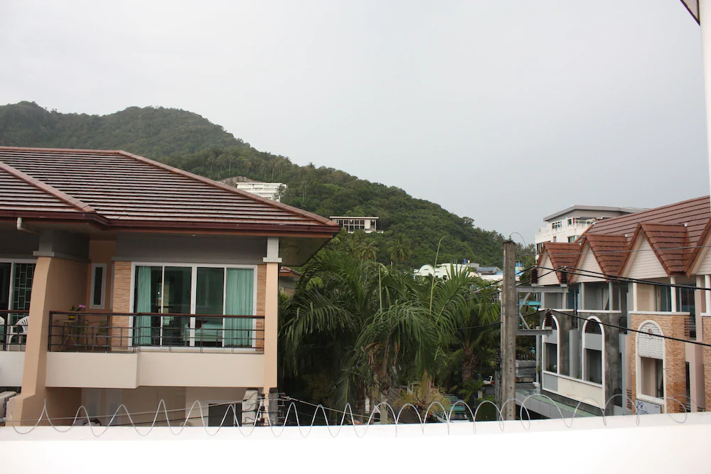 Phuket Racha Guesthouse