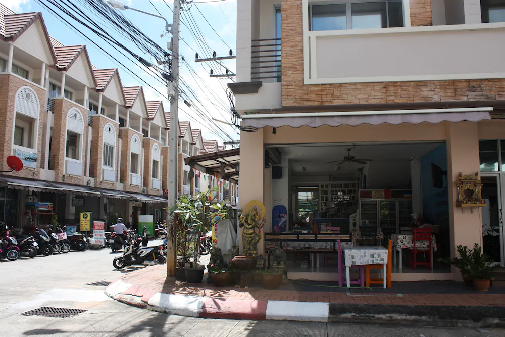Phuket Racha Guesthouse