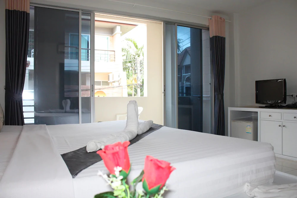 Phuket Racha Guesthouse