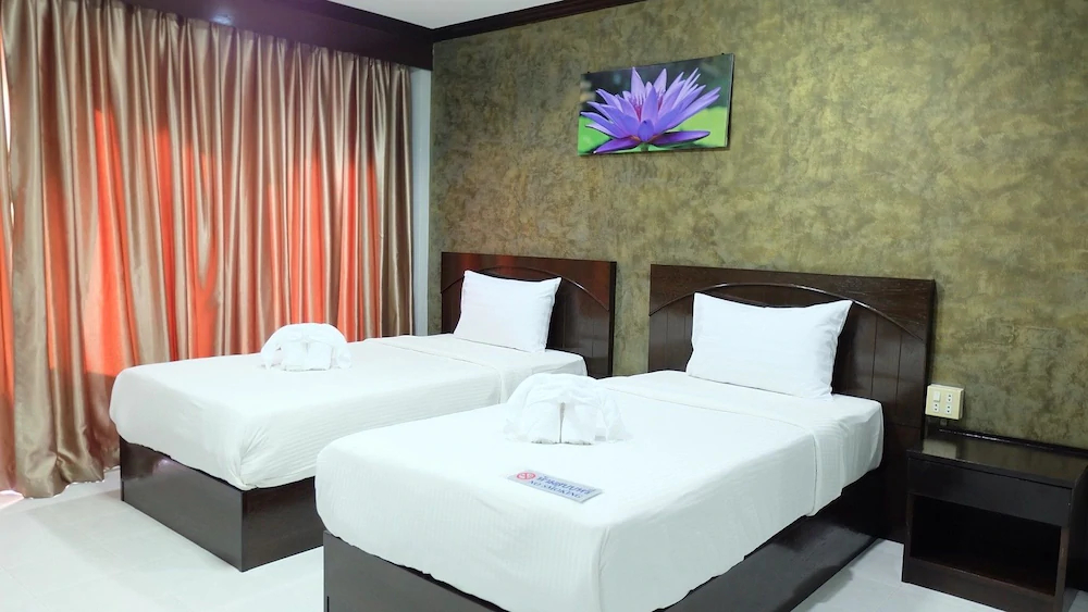 Phuket Racha Guesthouse