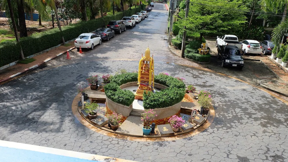 Phuket Racha Guesthouse