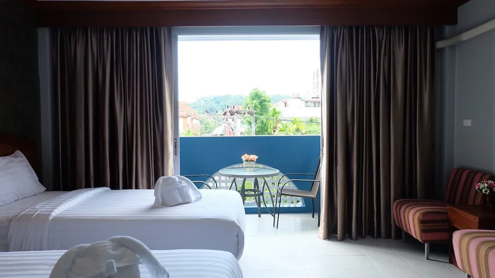 Phuket Racha Guesthouse