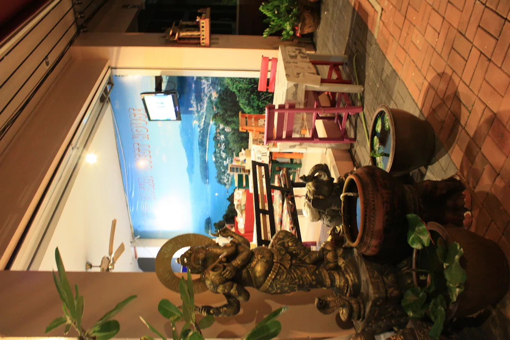 Phuket Racha Guesthouse